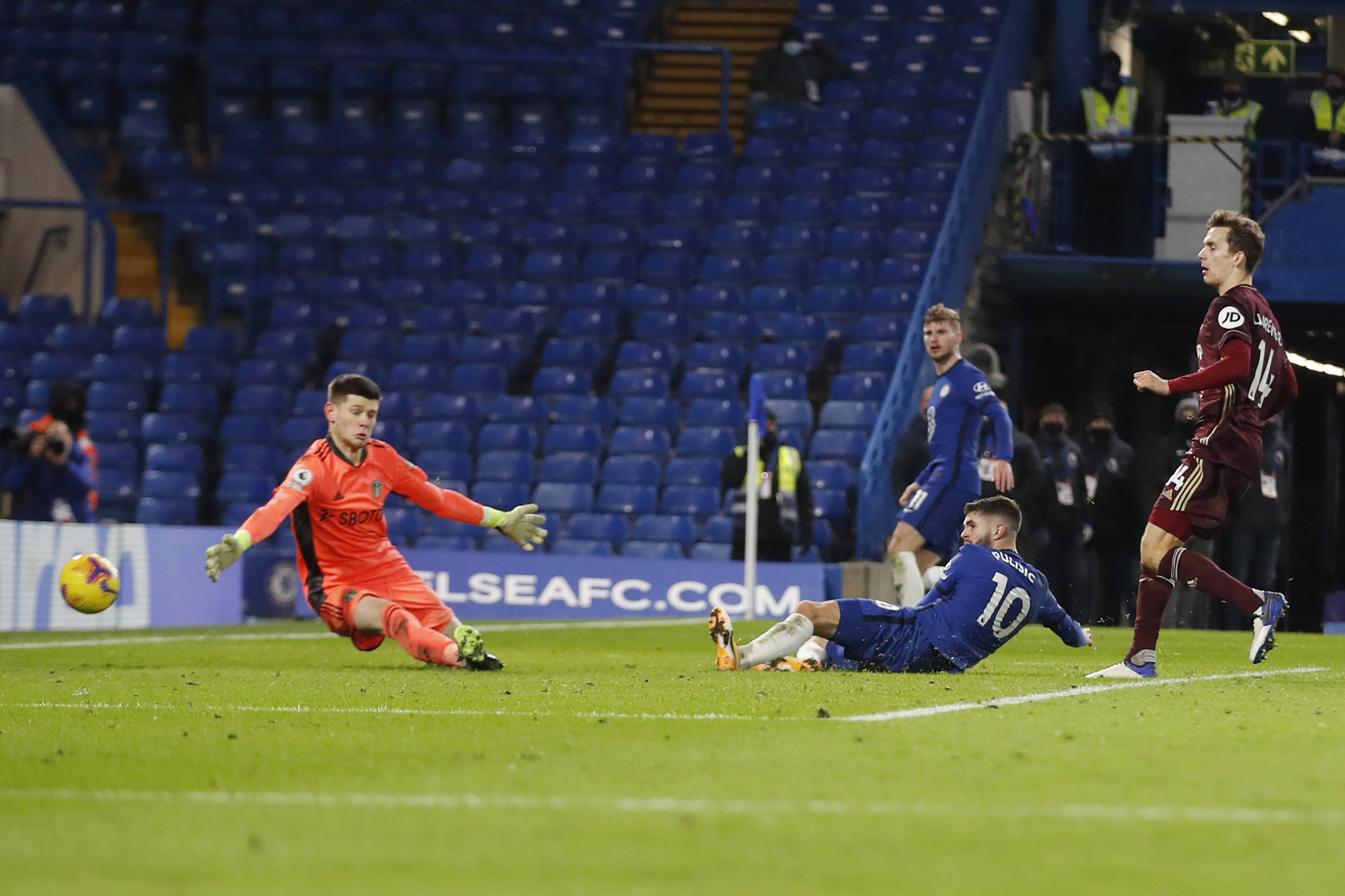 全场送出了 全场送出了